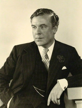 Norman Hartnell (1953)